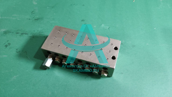 Распределитель смазки на 16 портов 2 отверстия (малый)