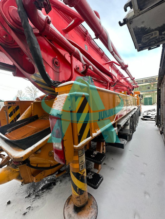 Автобетононасос JUN-JIN M75